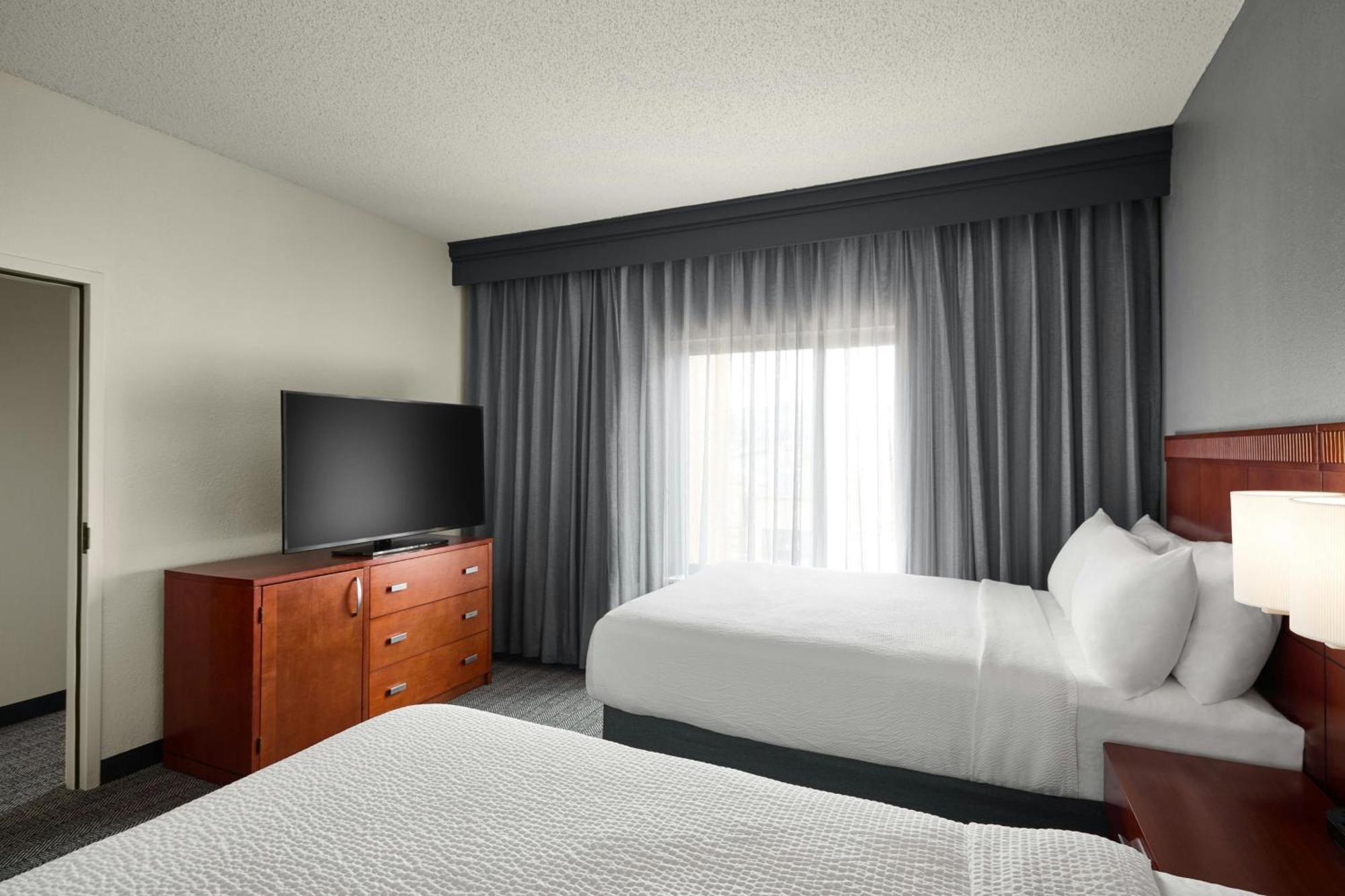 Courtyard St. Louis Creve Coeur Hotel Exterior foto
