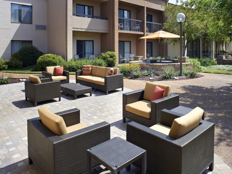 Courtyard St. Louis Creve Coeur Hotel Exterior foto